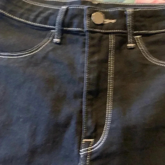 H&M Women’s Jean Shorts  Size 2 - Picture 5 of 8